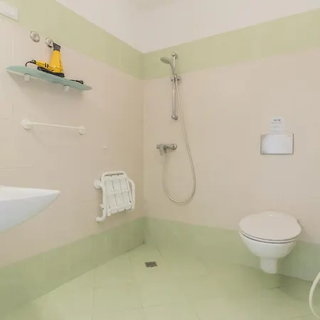 דירה Brezza Del Lario Monolocale Con Accesso Disabili דרביו